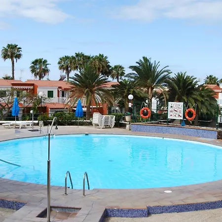 Cielo Azul Intenso Y Sol Radiante En Maspalomas