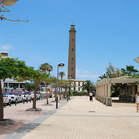 Cielo Azul Intenso Y Sol Radiante En Maspalomas * San Bartolomé